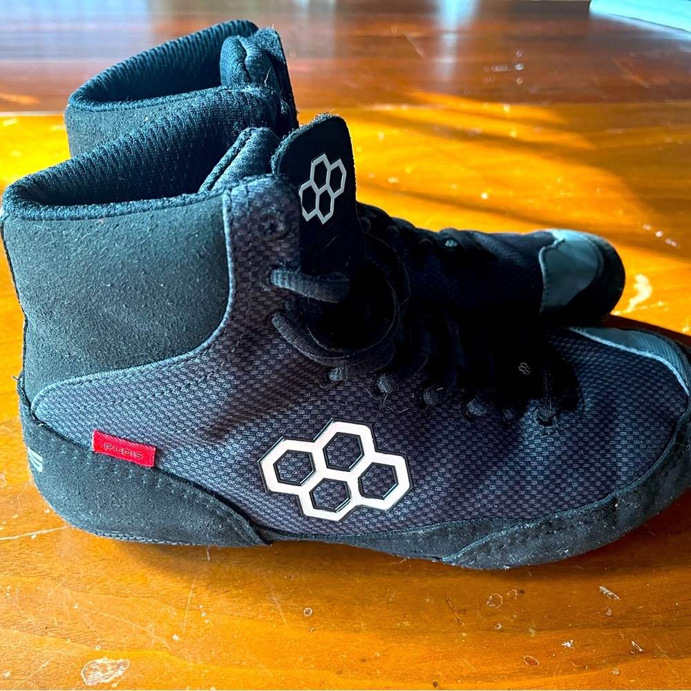Boys/Mens Size 7 Rudis wrestling shoes